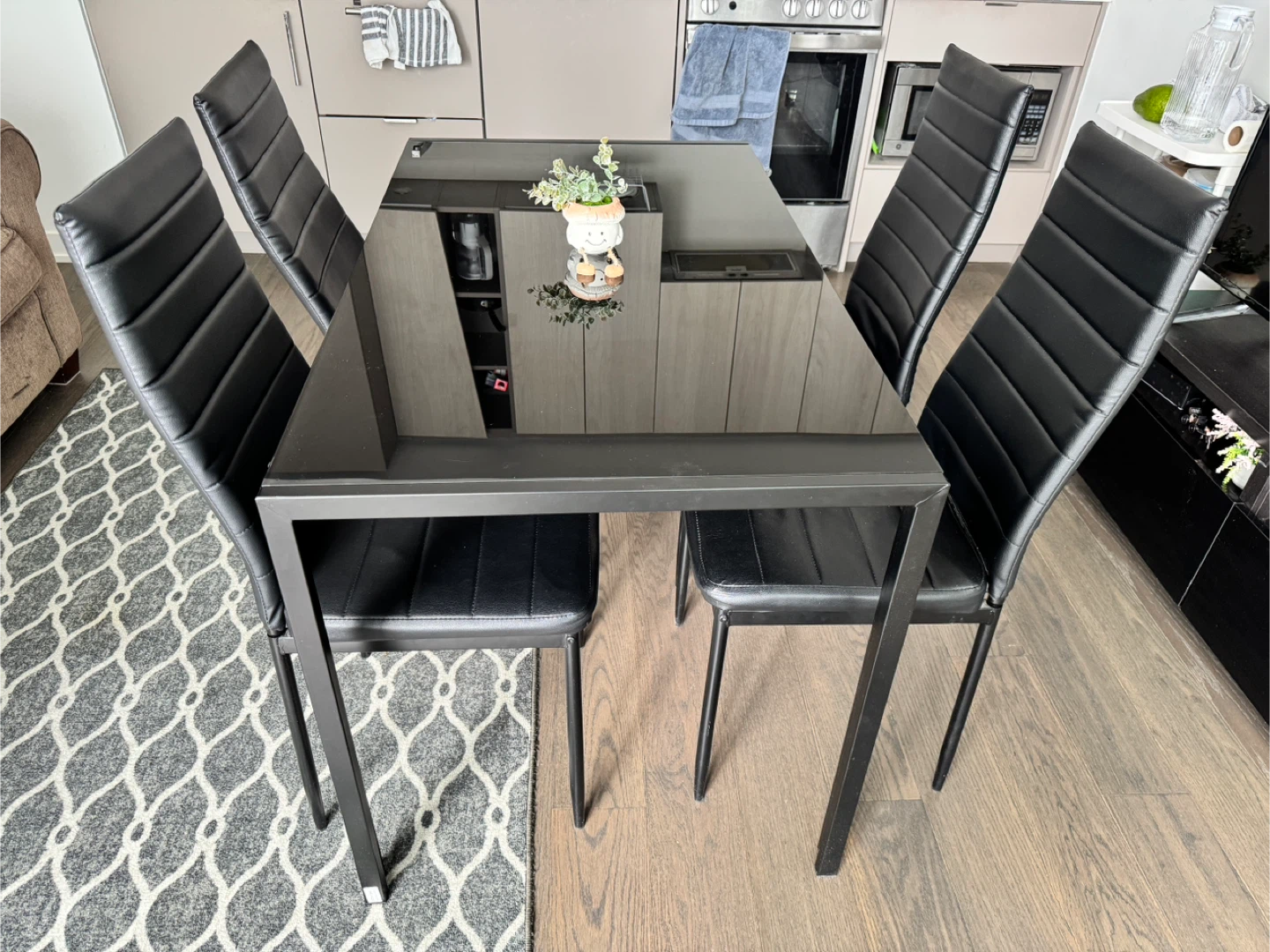 Dining table - photo 2