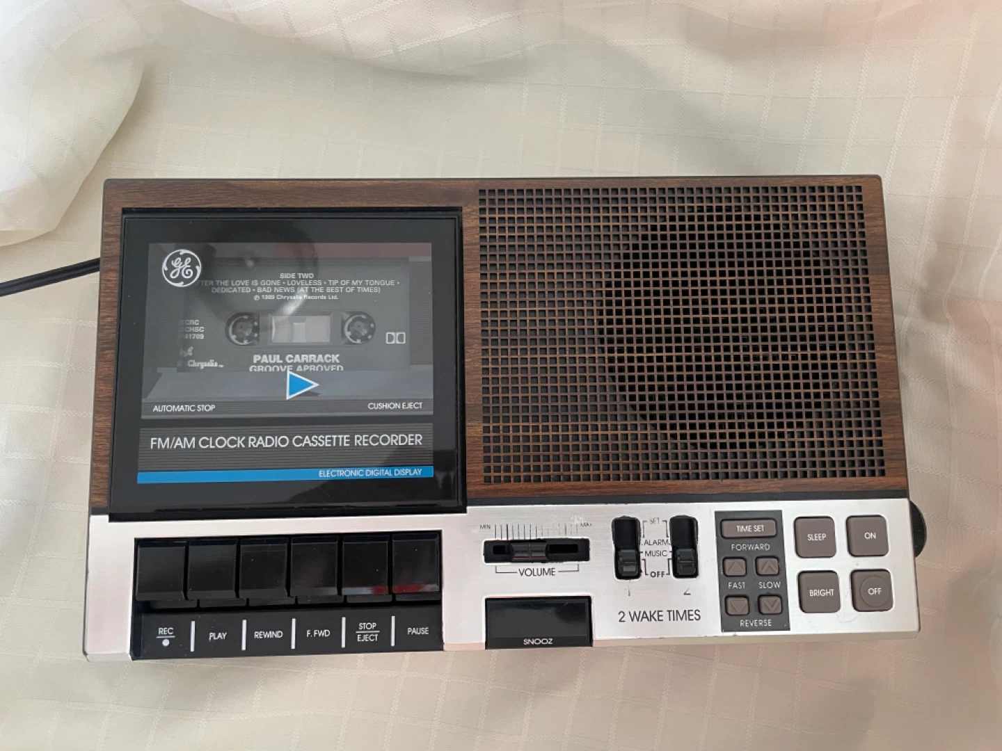 Vintage GE FM/AM Clock Radio Cassette Recorder - photo 2