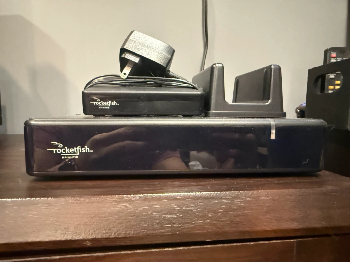 Rocketfish RF-WHTIB Wireless Transmitter & Receiver