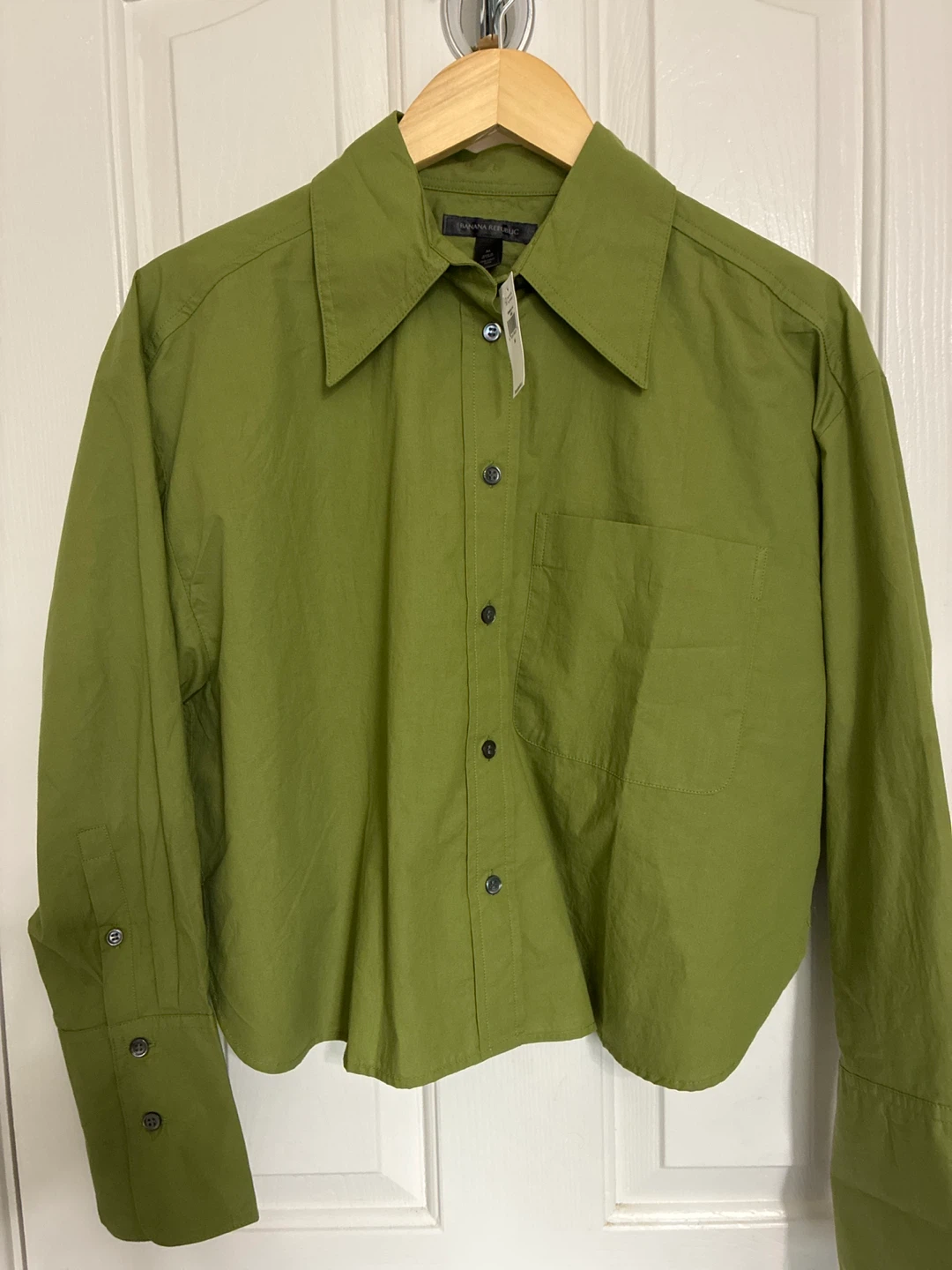 New w tags Banana Republic Green Cropped Shirt - Size M
