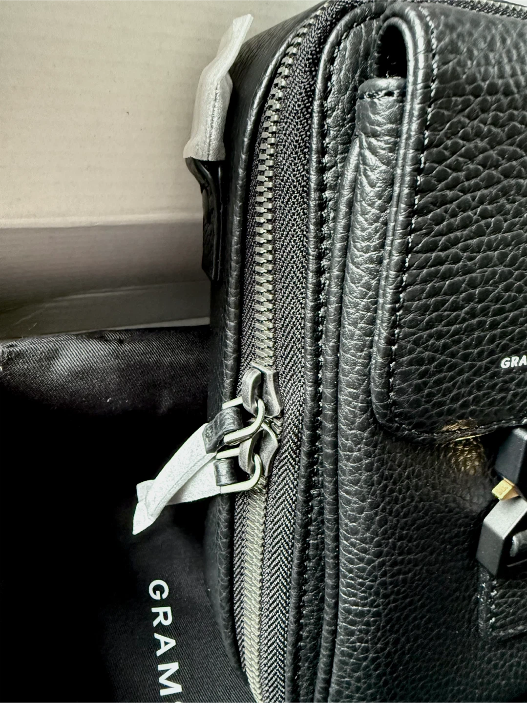 Grams 28 173 Vertical Sling Italian Black Leather Bag - NEW - photo 2
