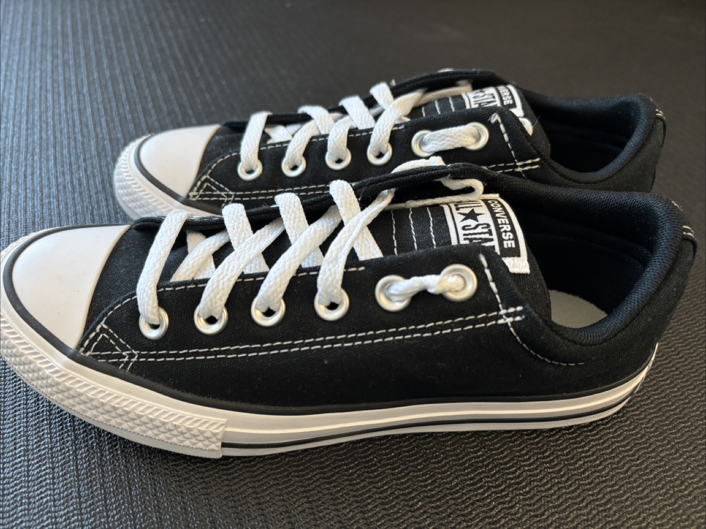 Converse All Star Sneakers - kid US 5 w box