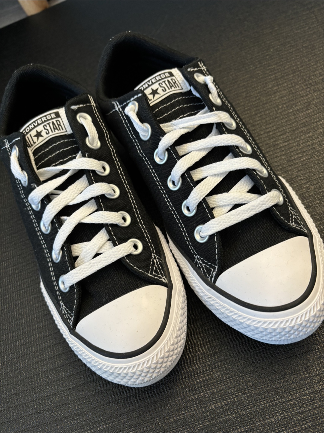 Converse All Star Sneakers - kid US 5 w box - photo 4