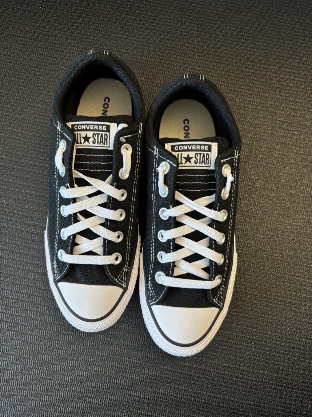 Converse All Star Sneakers - kid US 5 w box - photo 3