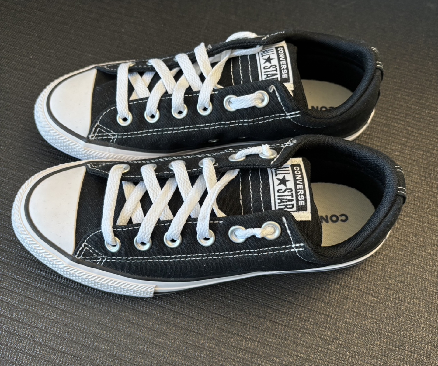 Converse All Star Sneakers - kid US 5 w box - photo 2