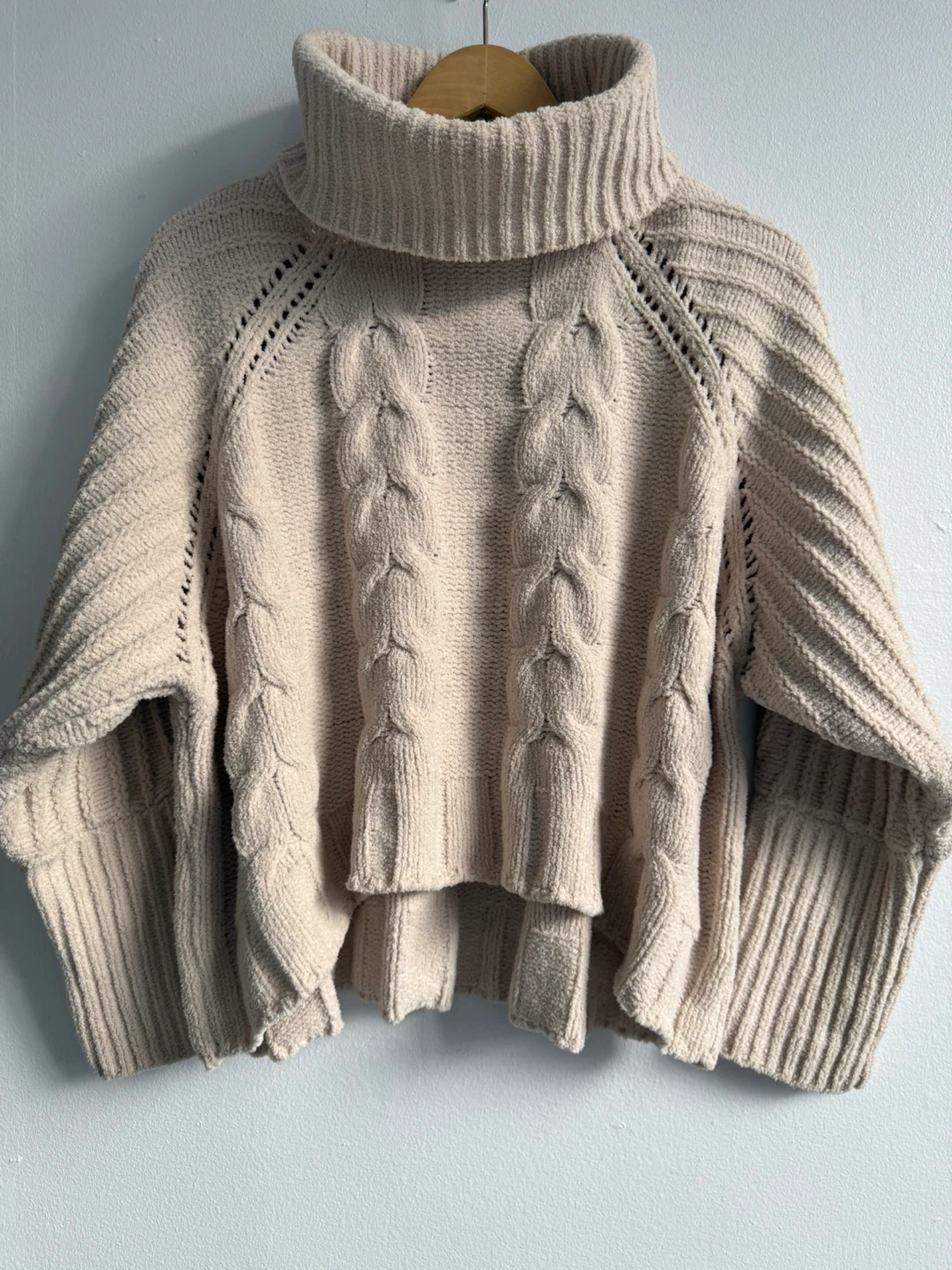 Moon & Madison Cream Cable Knit Sweater - Size M
