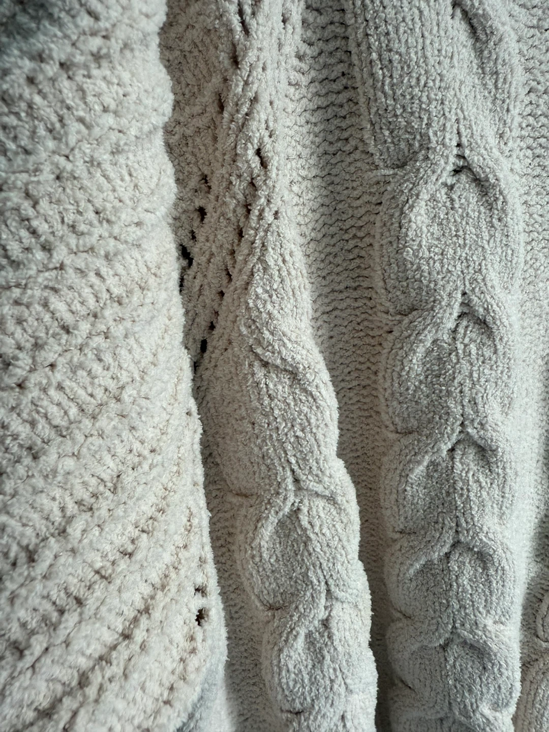 Moon & Madison Cream Cable Knit Sweater - Size M - photo 3