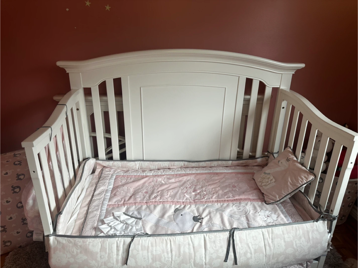 Convertible Baby Cache White Crib