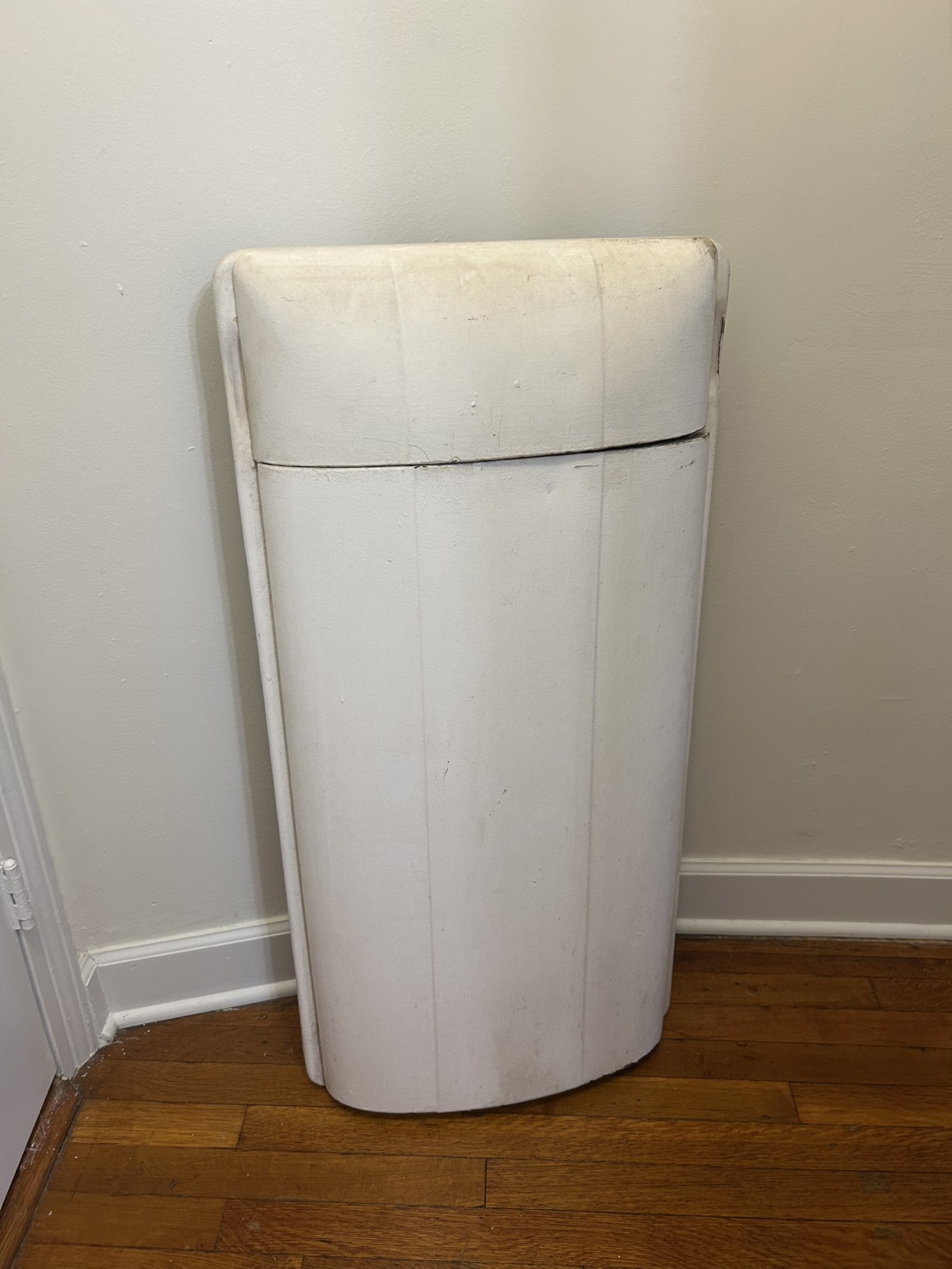 Vintage Metal Laundry Hamper (wall mount) - photo 2