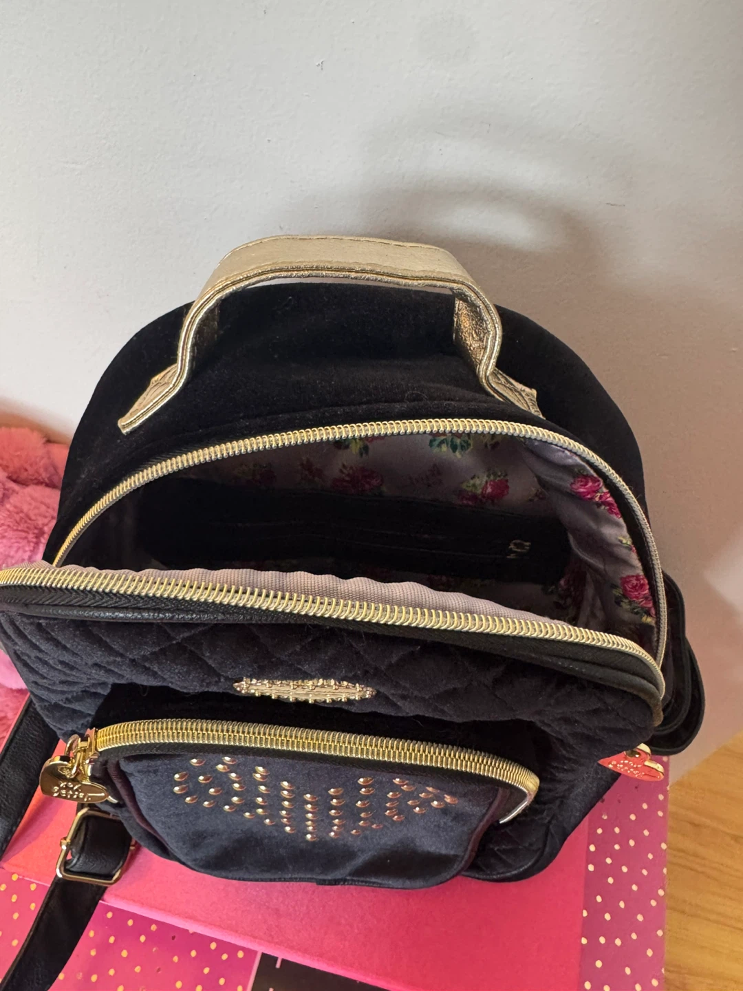 Betsey Johnson Black Velvet Heart Backpack - photo 2