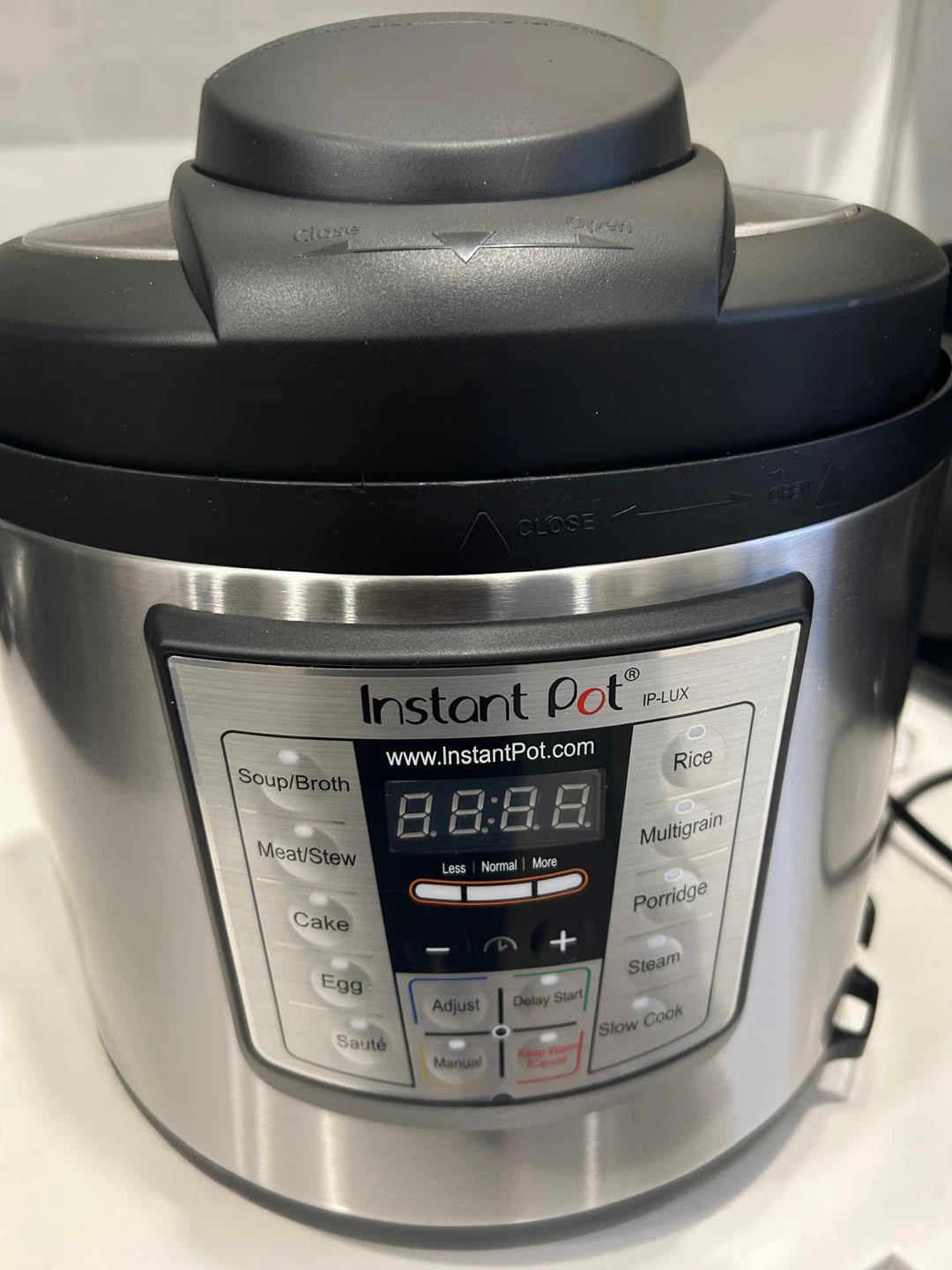 Instant Pot IP-LUX60 V3 6-Quart Electric Pressure Cooker