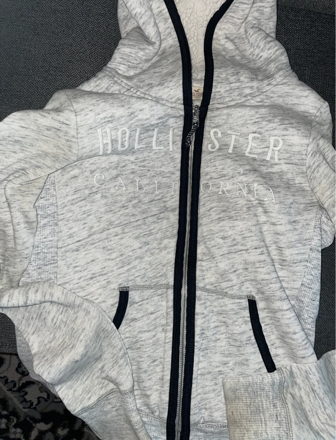 Bershka, Garage, GAP, Abercrombie & Fitch, Aeropostale - photo 3