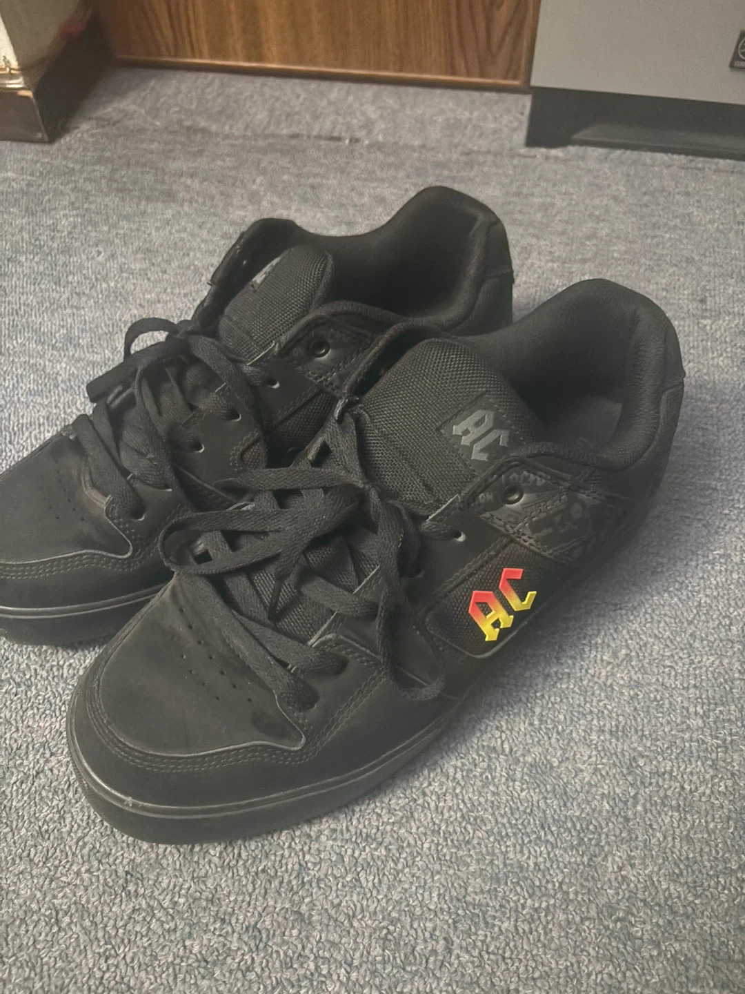 DC Shoes AC/DC Edition - size 12