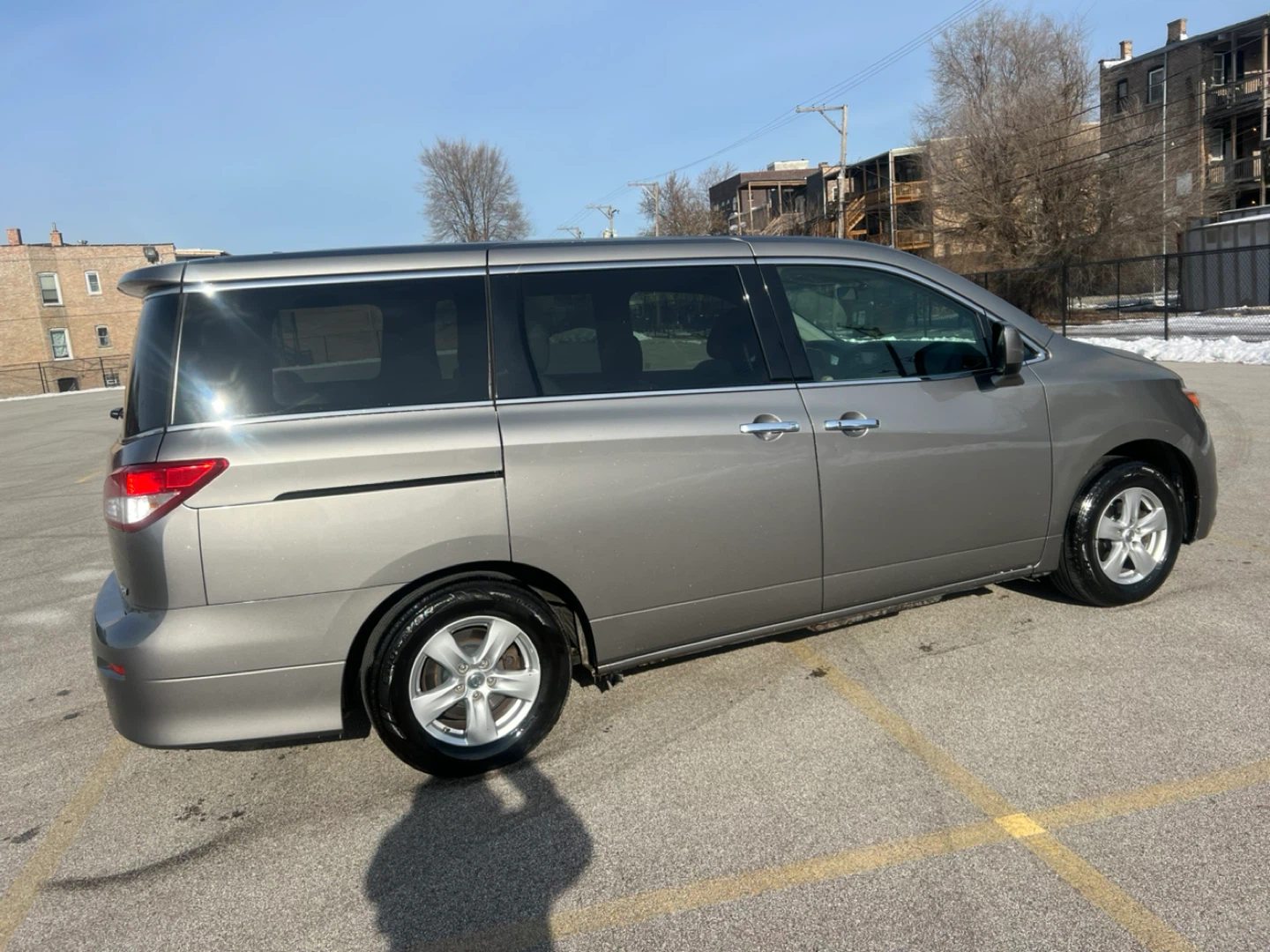 Nissan Quest Minivan - Silver - photo 2