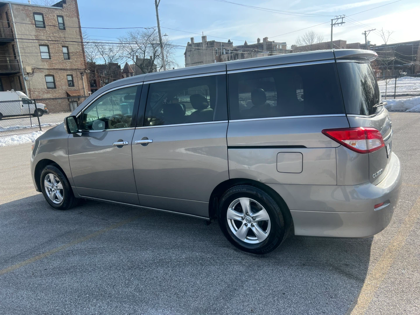 Nissan Quest Minivan - Silver - photo 4
