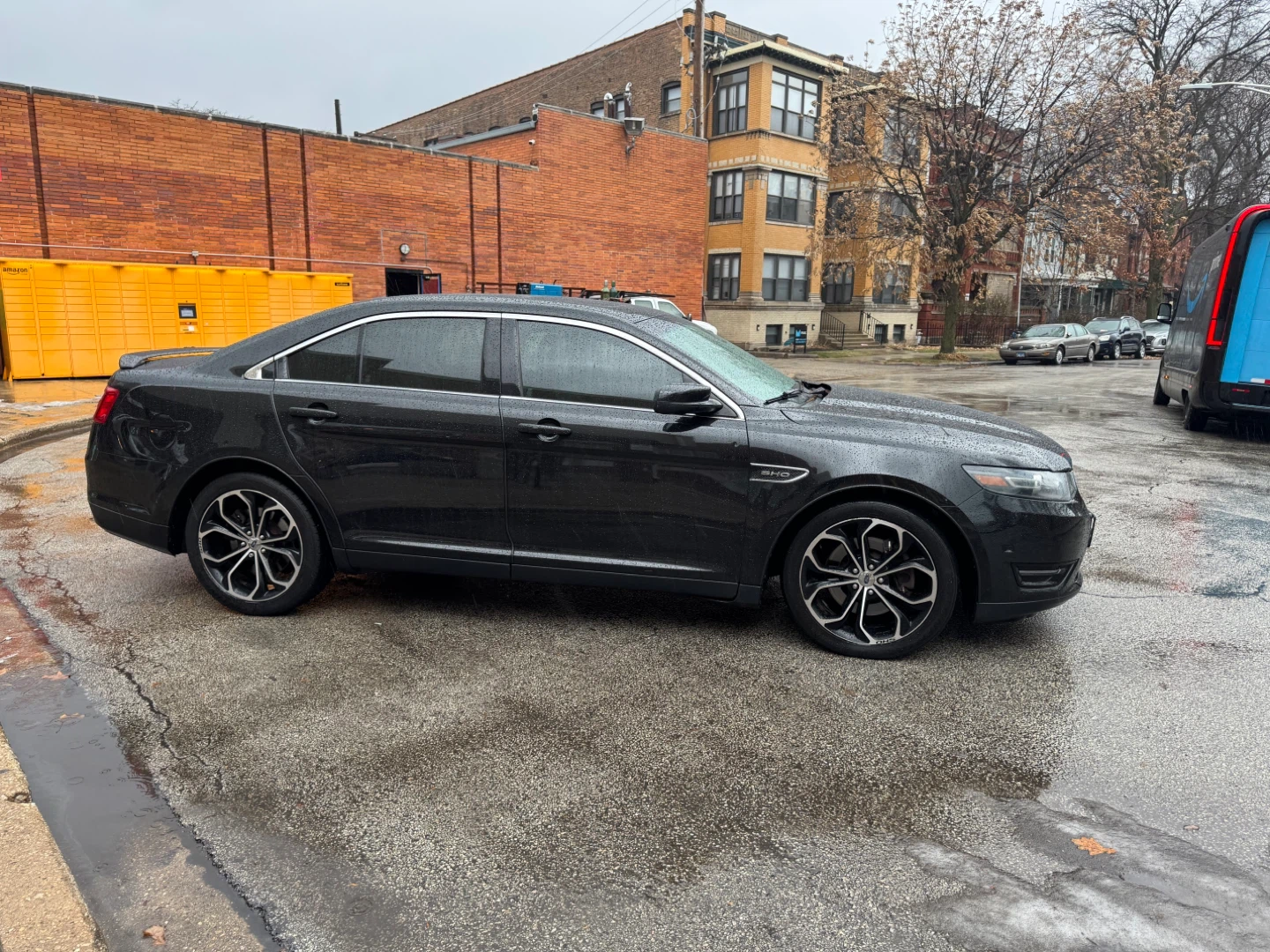 Ford Taurus SHO Sedan - Black 2013 - photo 3