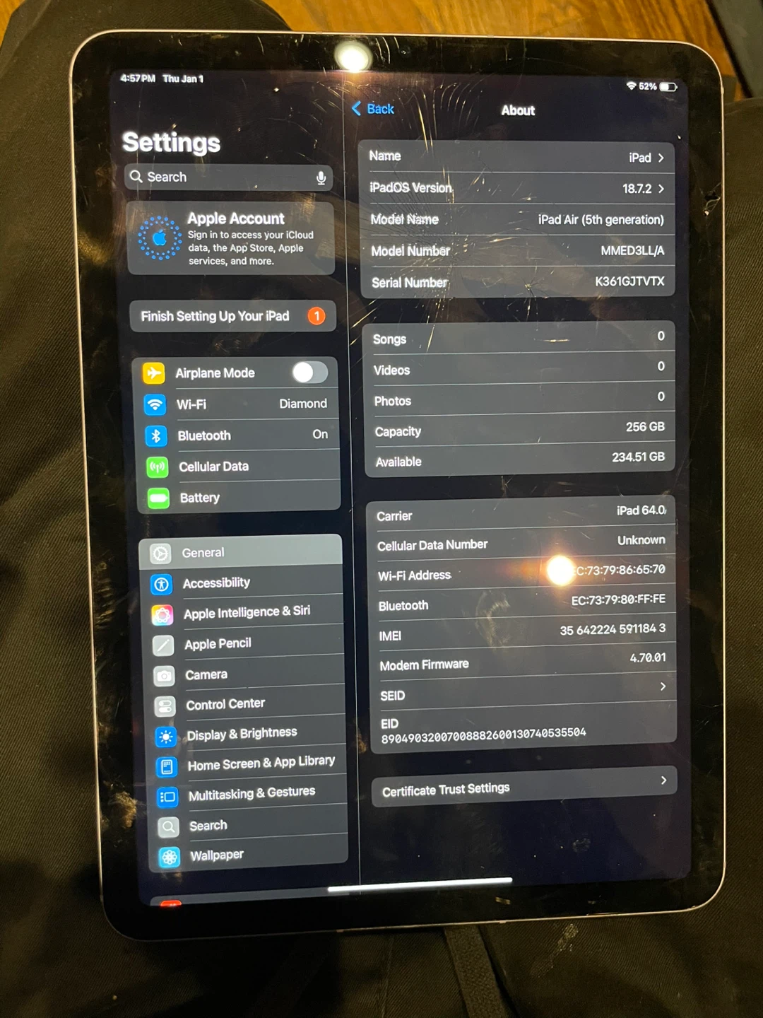 iPad Air 5th Gen (Cracked Screen)