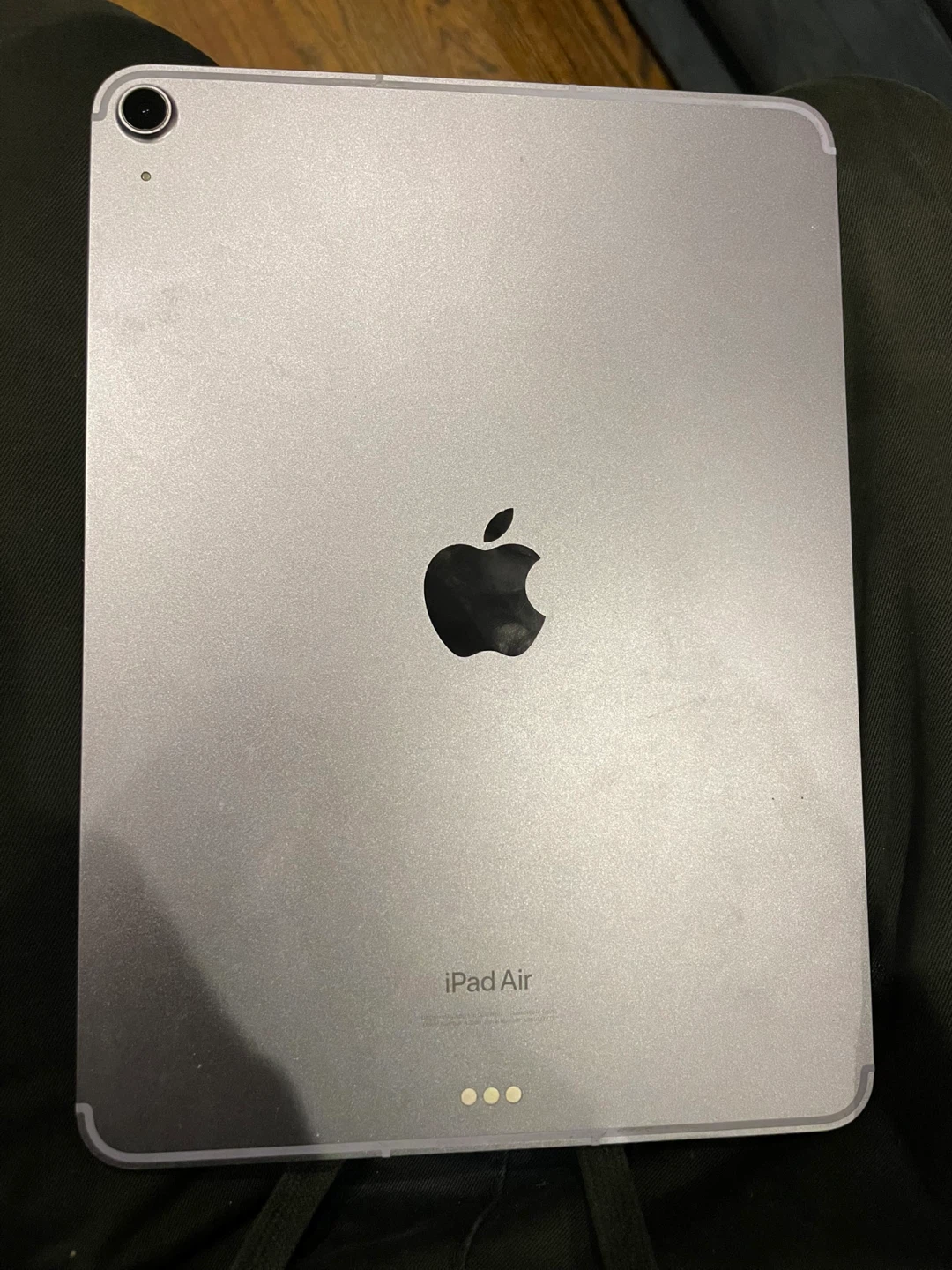 iPad Air 5th Gen (Cracked Screen) - photo 4
