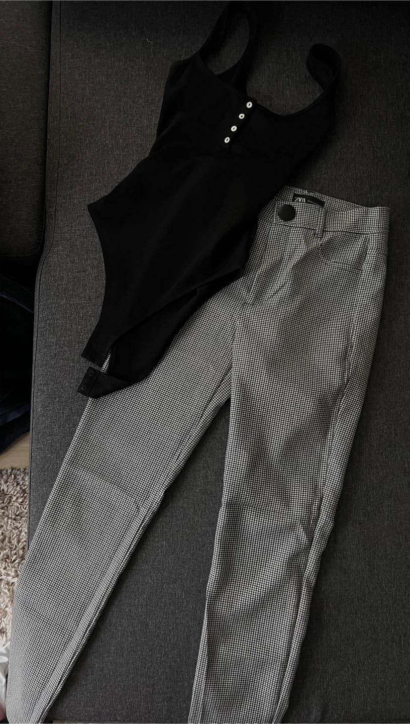 Assorted Women's Clothing Bundle - photo 3