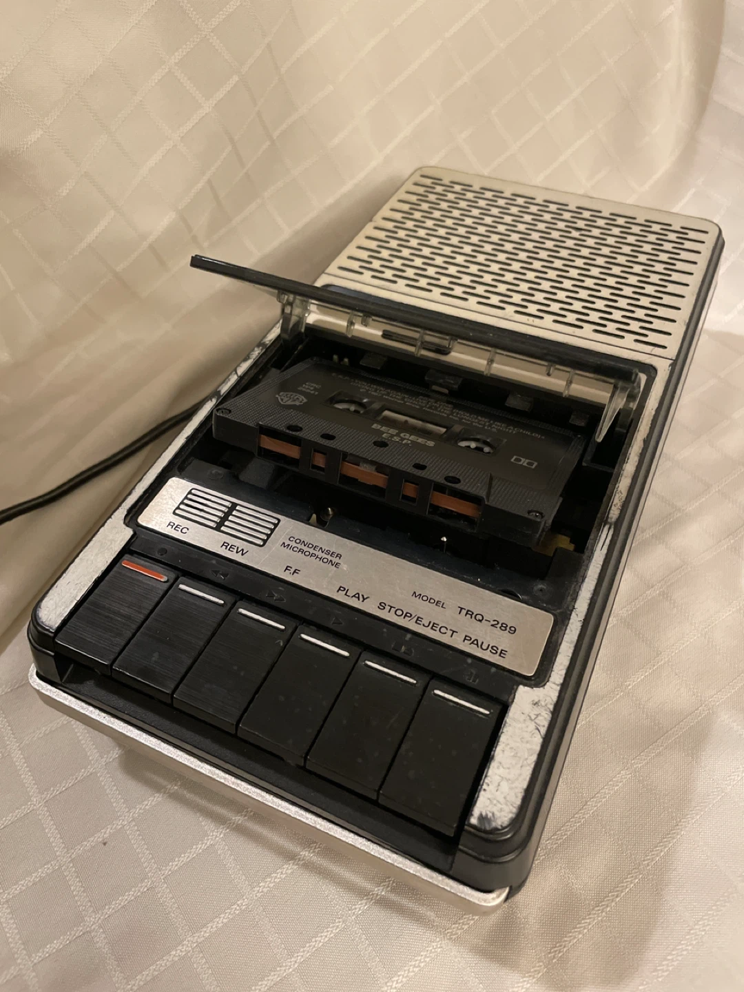 Hitachi TRQ-289 Cassette Recorder - photo 2
