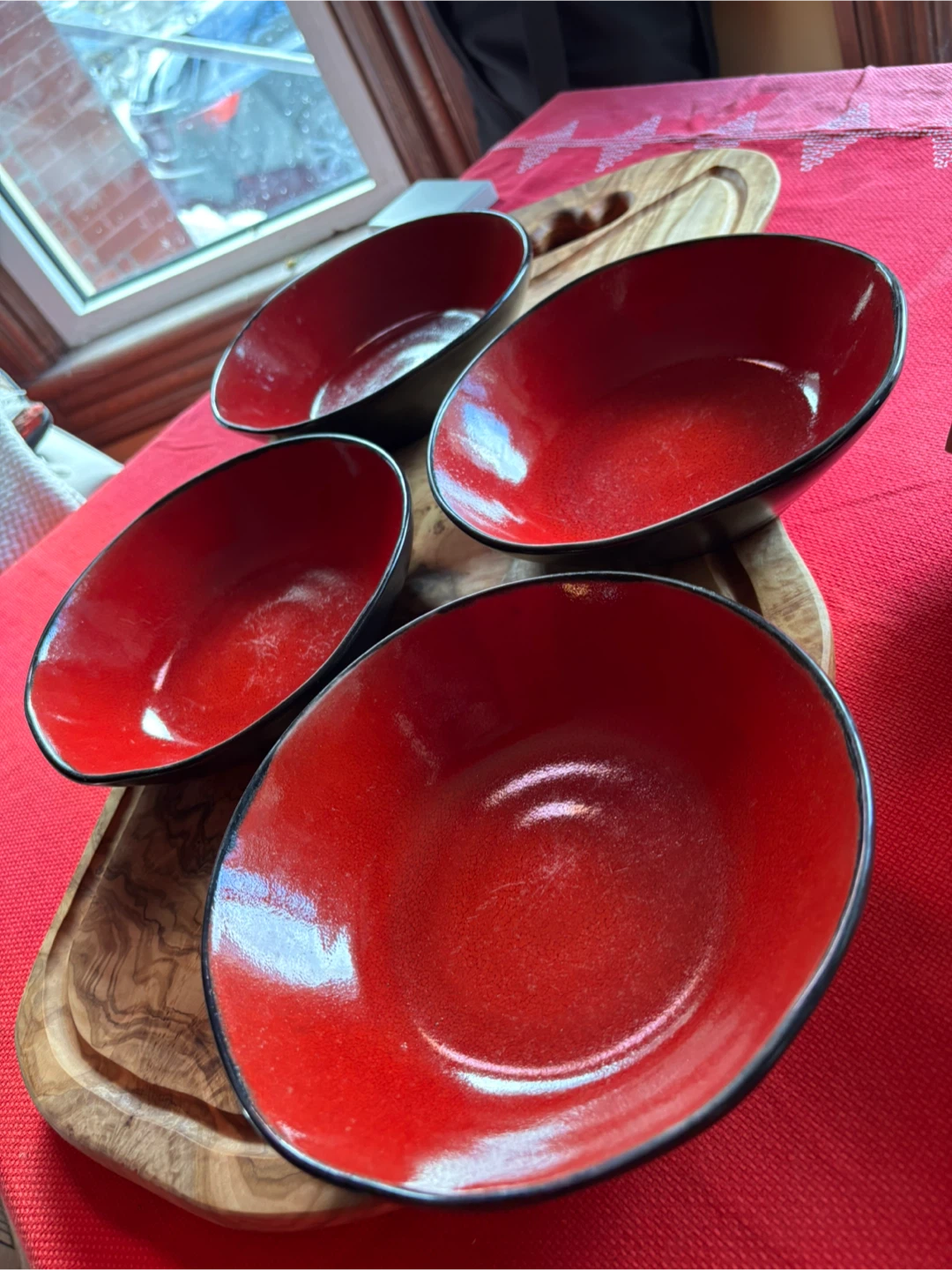 Set of 4 Red and Black Bowls
