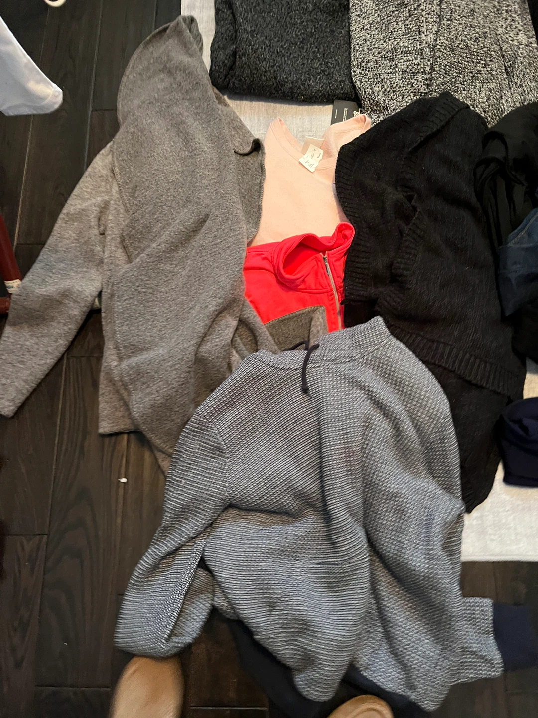 Selling as a LOT!! $20 for all. 25+ items - photo 2