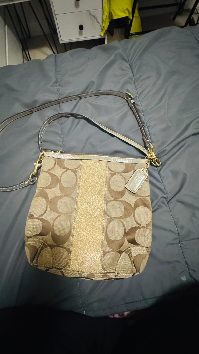 Coach Signature Hobo Bag shoulder and crossbody