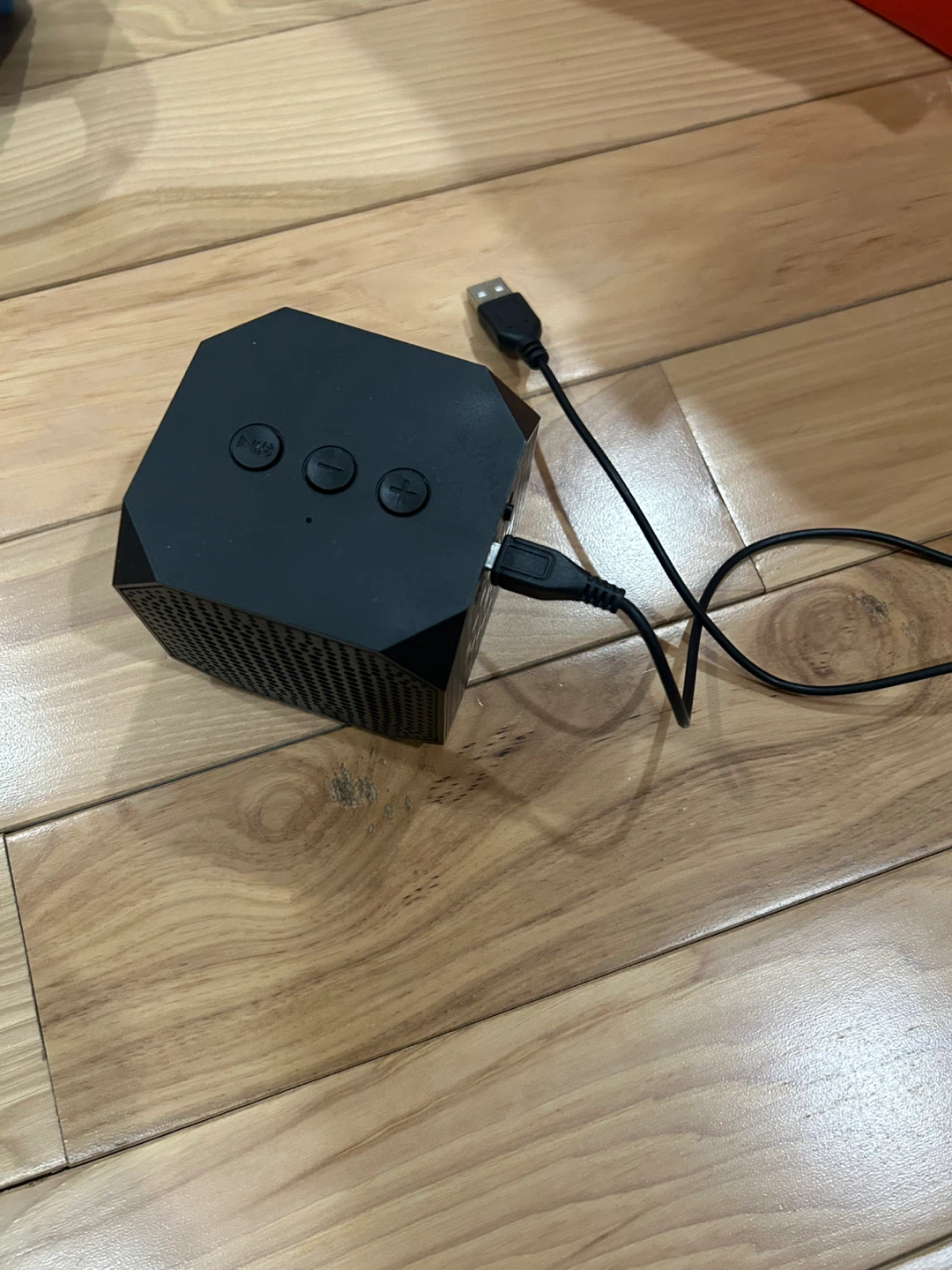 Black Cube Bluetooth Speaker