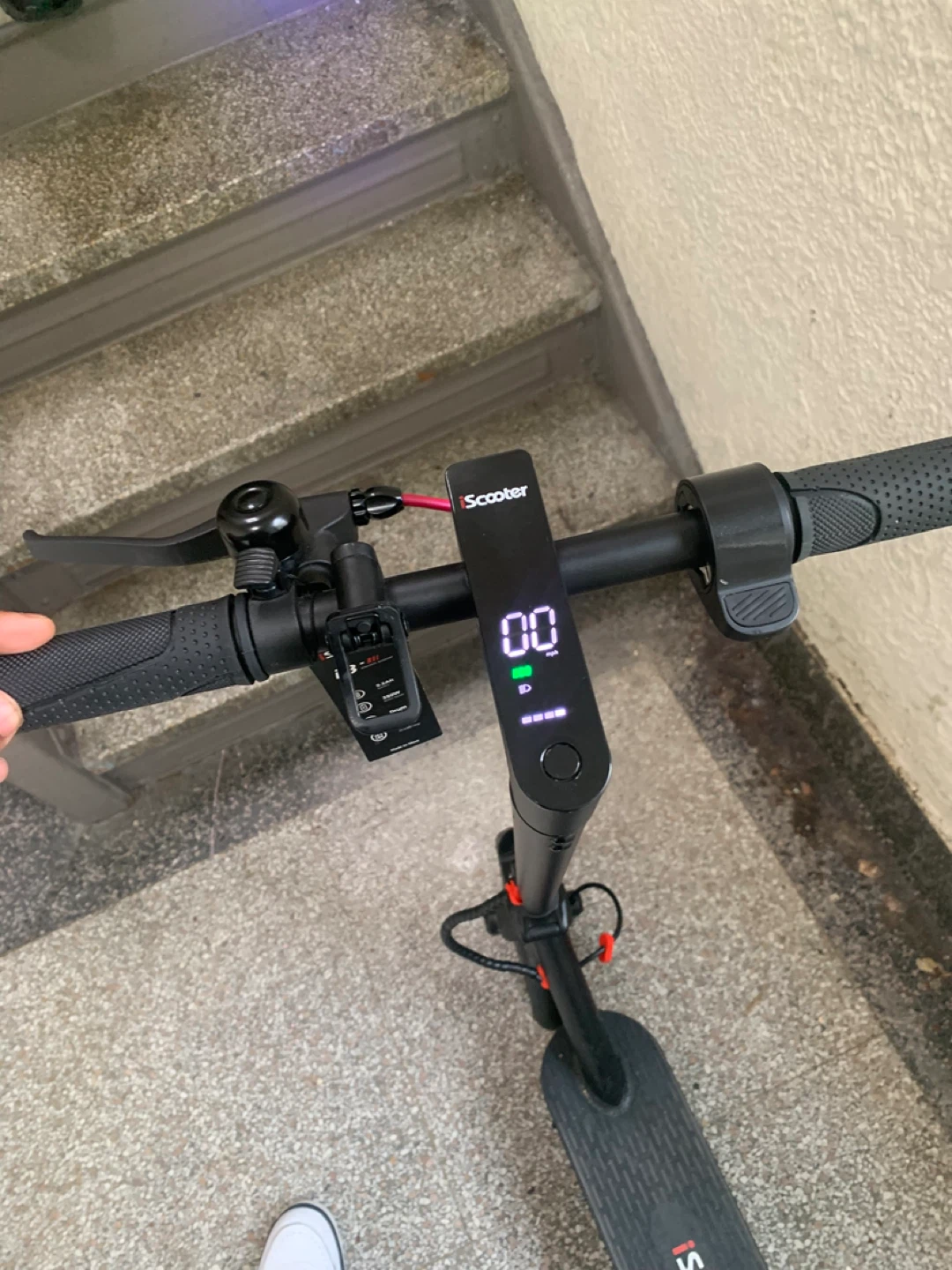 iScooter i8 Electric Scooter - photo 2