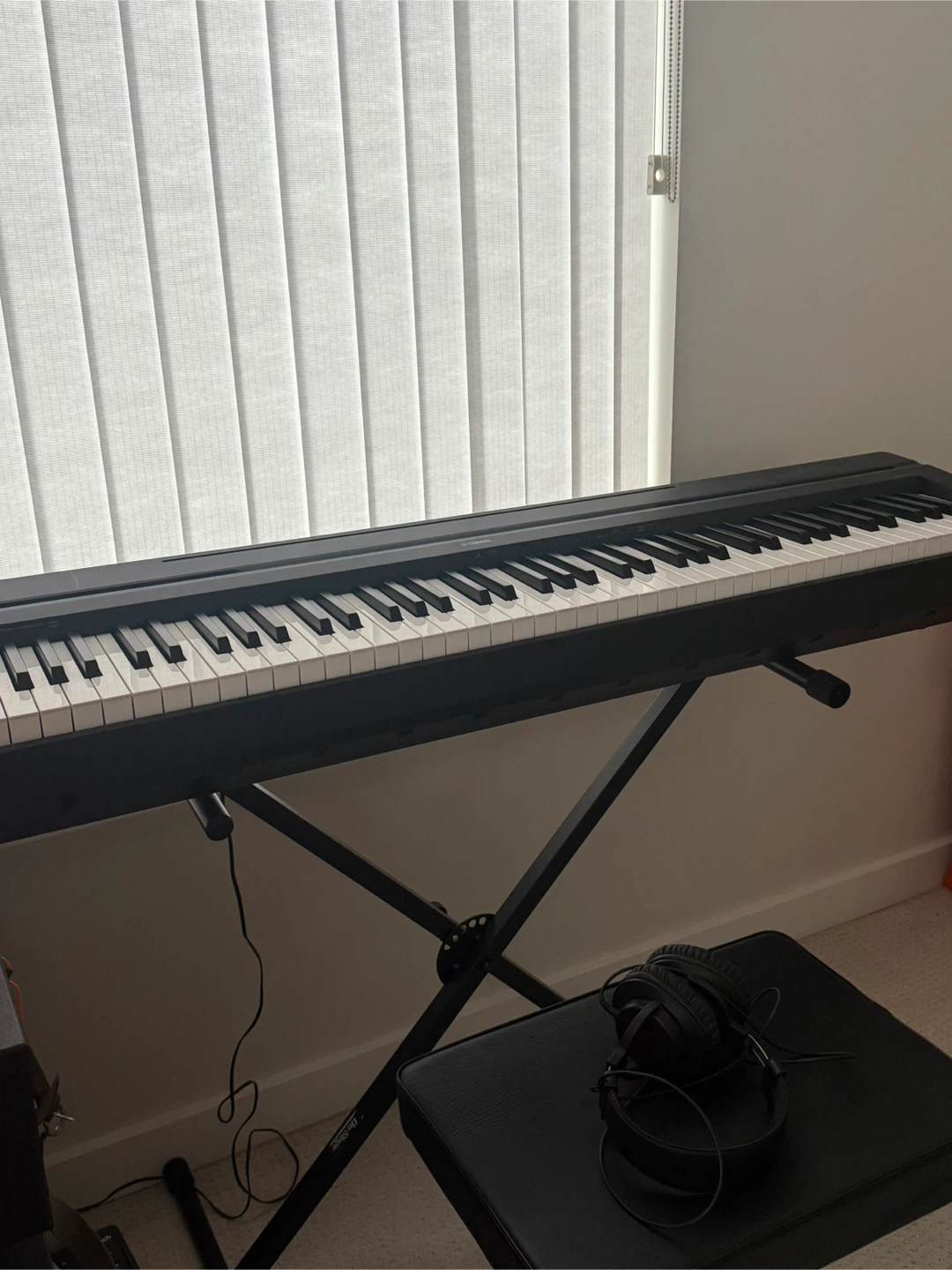 Yamaha P45B 88-Key Piano Set - photo 4