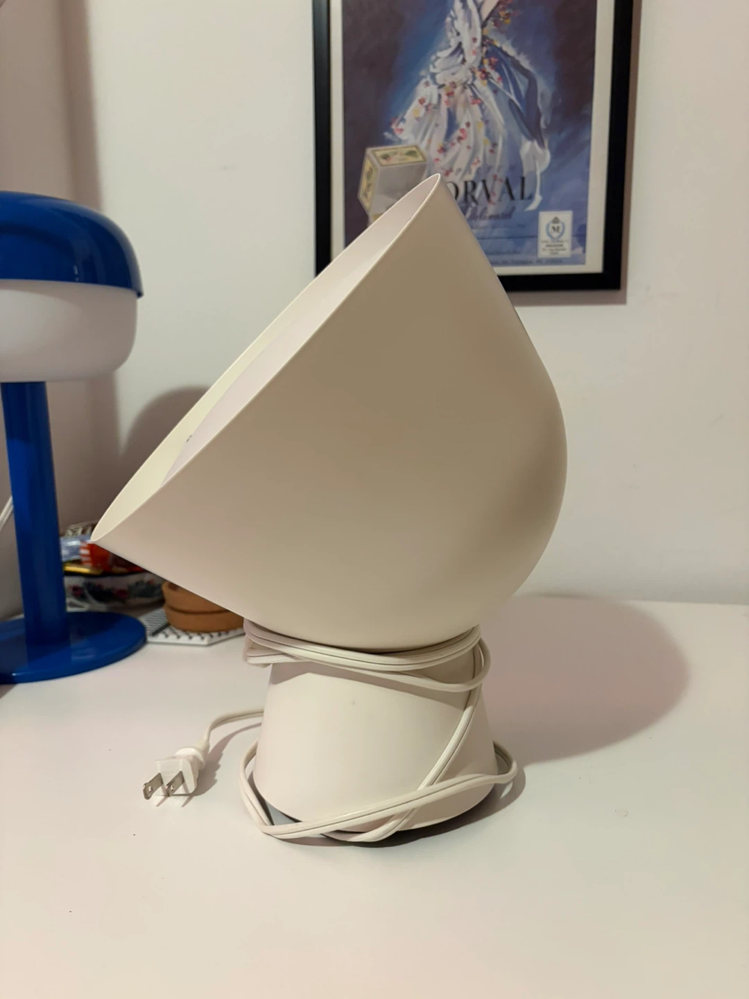 IKEA White Lamp (light bulb included) - photo 3