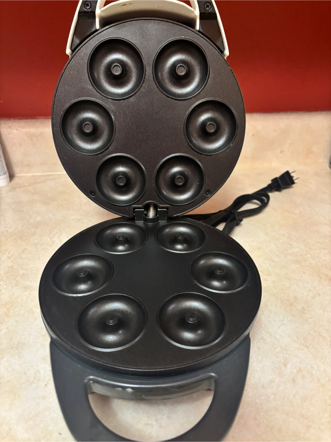 Cloer Donut Maker - Like New! - photo 2