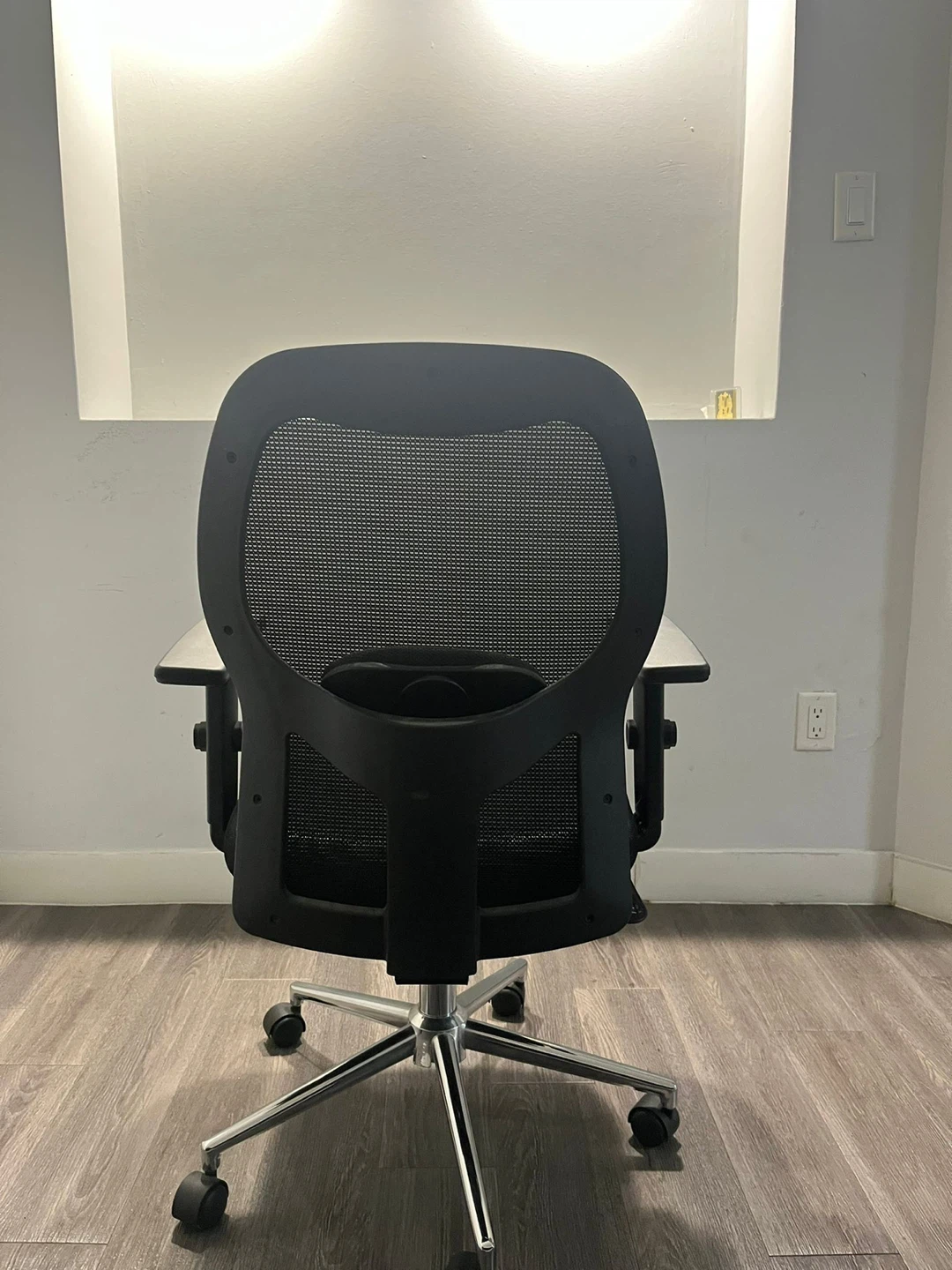 Black Office Chair - photo 2