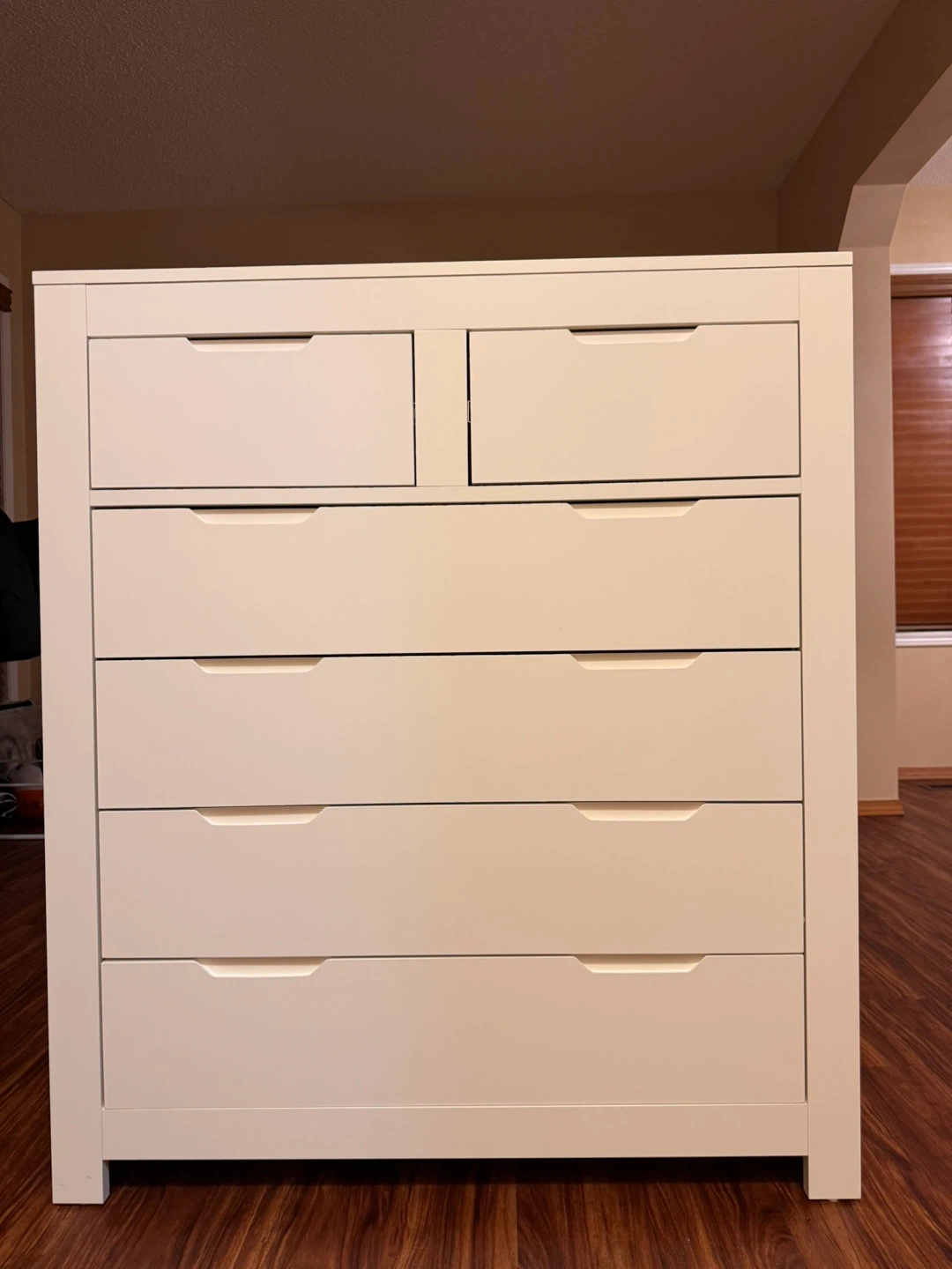 White 6-Drawer Dresser