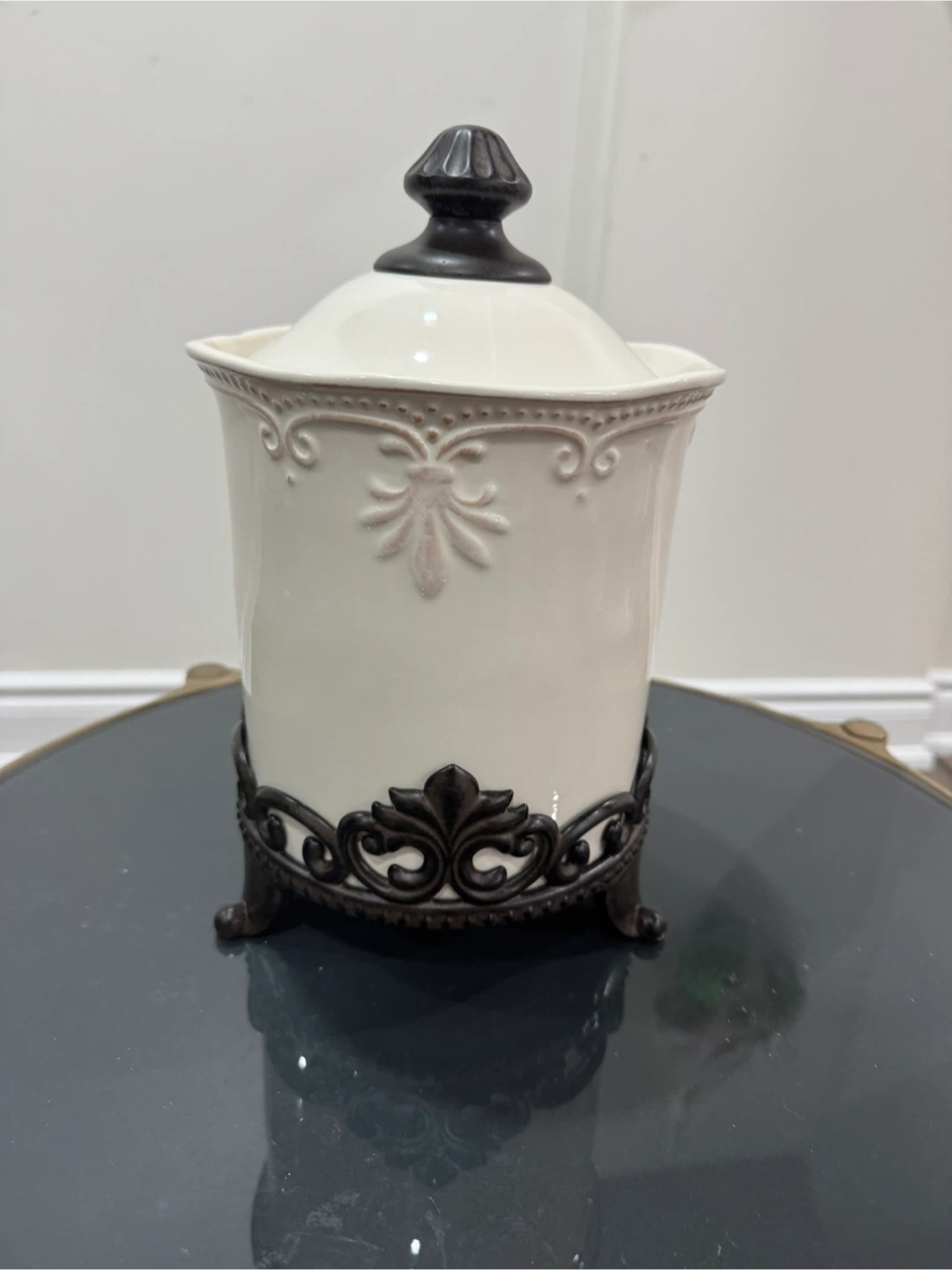 Cream Jar with Metal Stand
