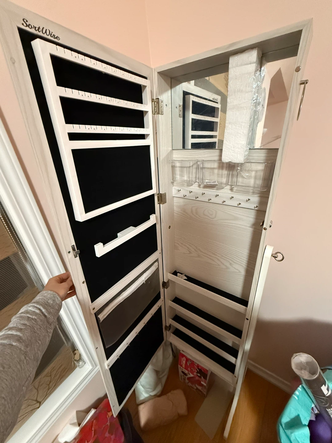 White Mirrored Jewelry Cabinet - photo 2