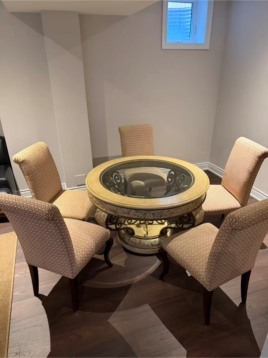 Round Glass Top Dining Table with 6 Chairs