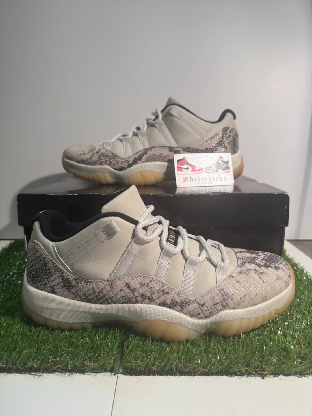 Jordan 11 Low Snake Light Bone size 10