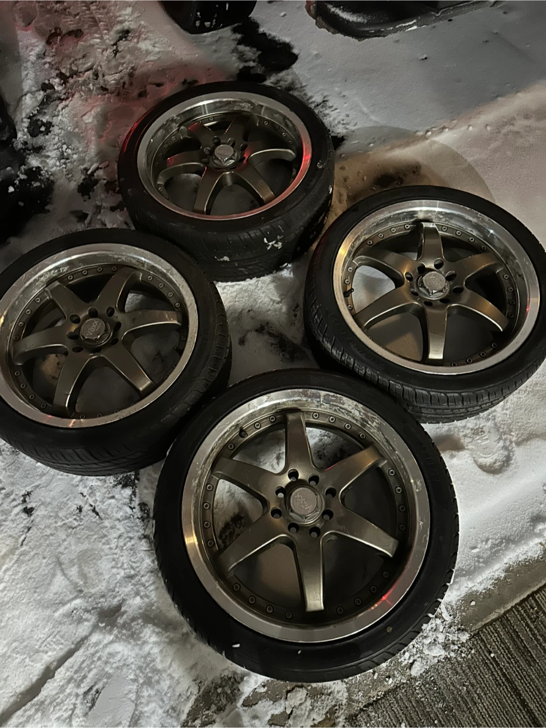 Set of 4 voxx Wheels - 215/40ZR17