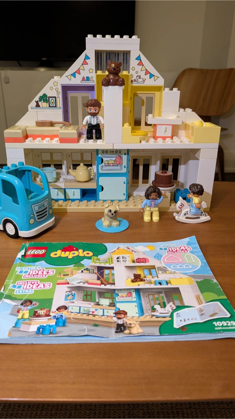 LEGO DUPLO Townhouse 💛🩵