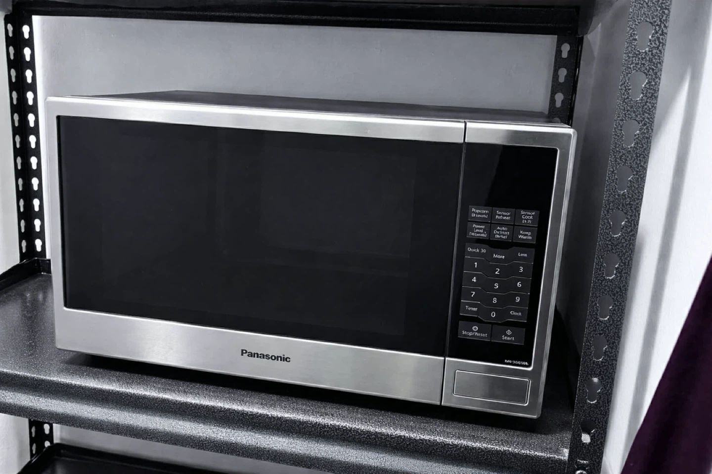 Panasonic Microwave Oven - Like New!