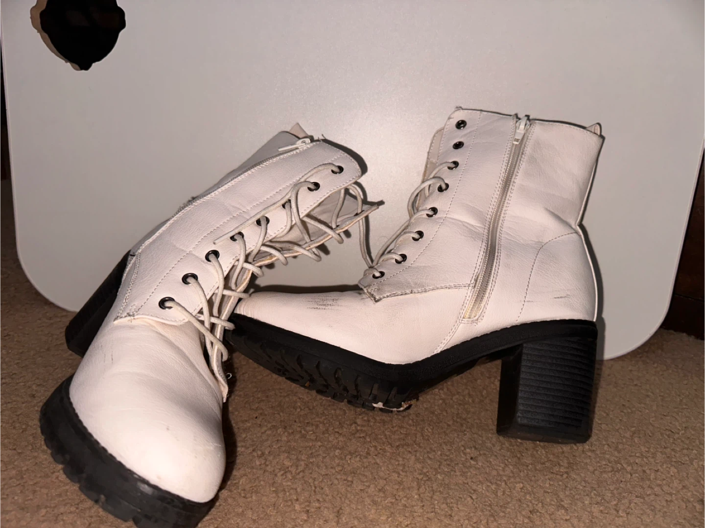 Mudd White Heeled Boots - Size 8.5 - photo 4