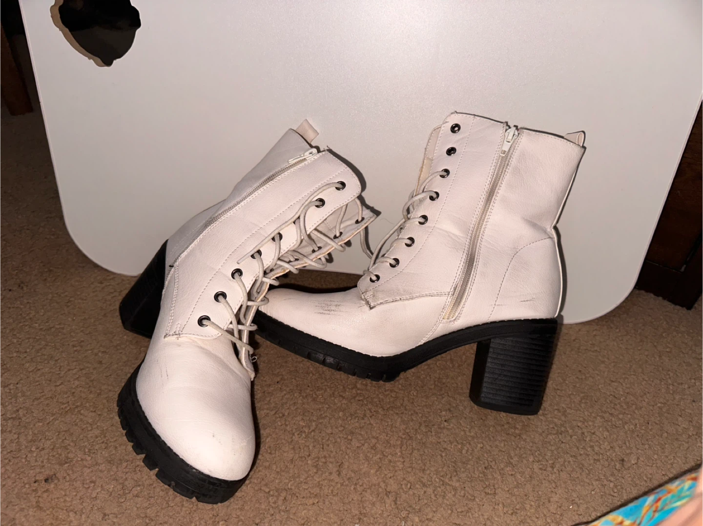 Mudd White Heeled Boots - Size 8.5 - photo 2
