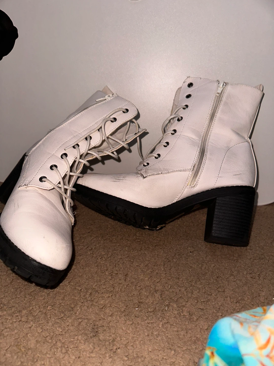 Mudd White Heeled Boots - Size 8.5 - photo 5