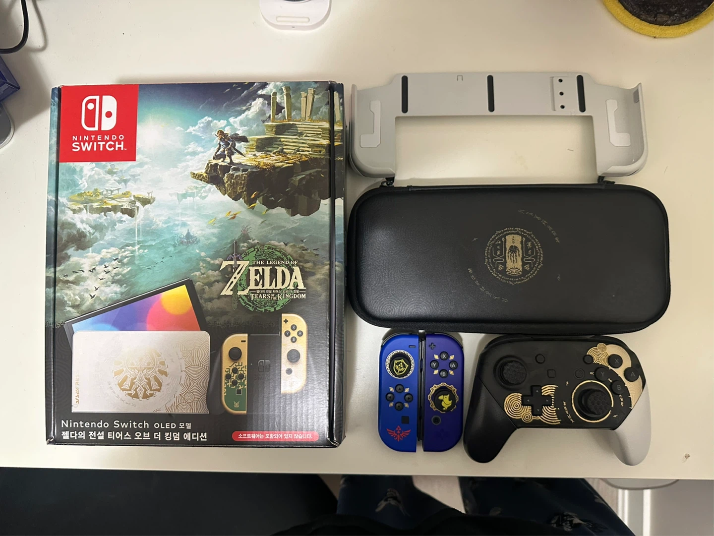 Nintendo Switch OLED Zelda Tears of the Kingdom Edition