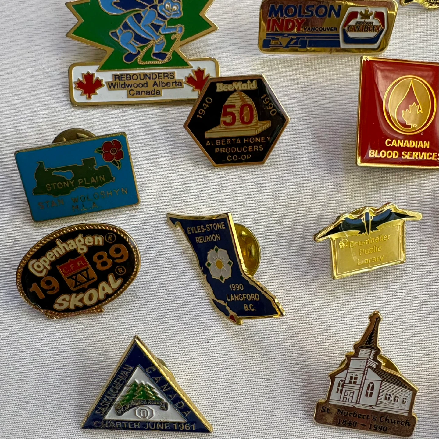 Vintage Collector Pins Canada Alberta Calgary Edmonton Toronto - photo 5