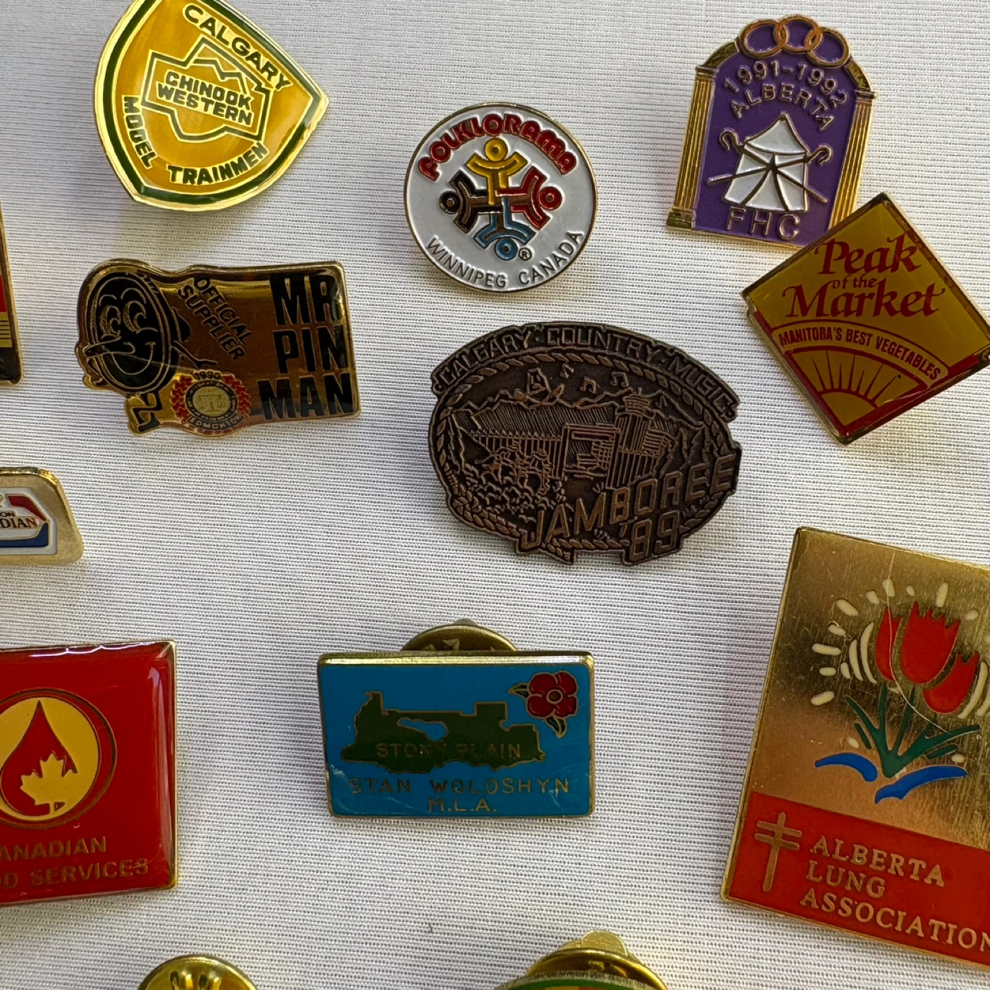 Vintage Collector Pins Canada Alberta Calgary Edmonton Toronto - photo 3