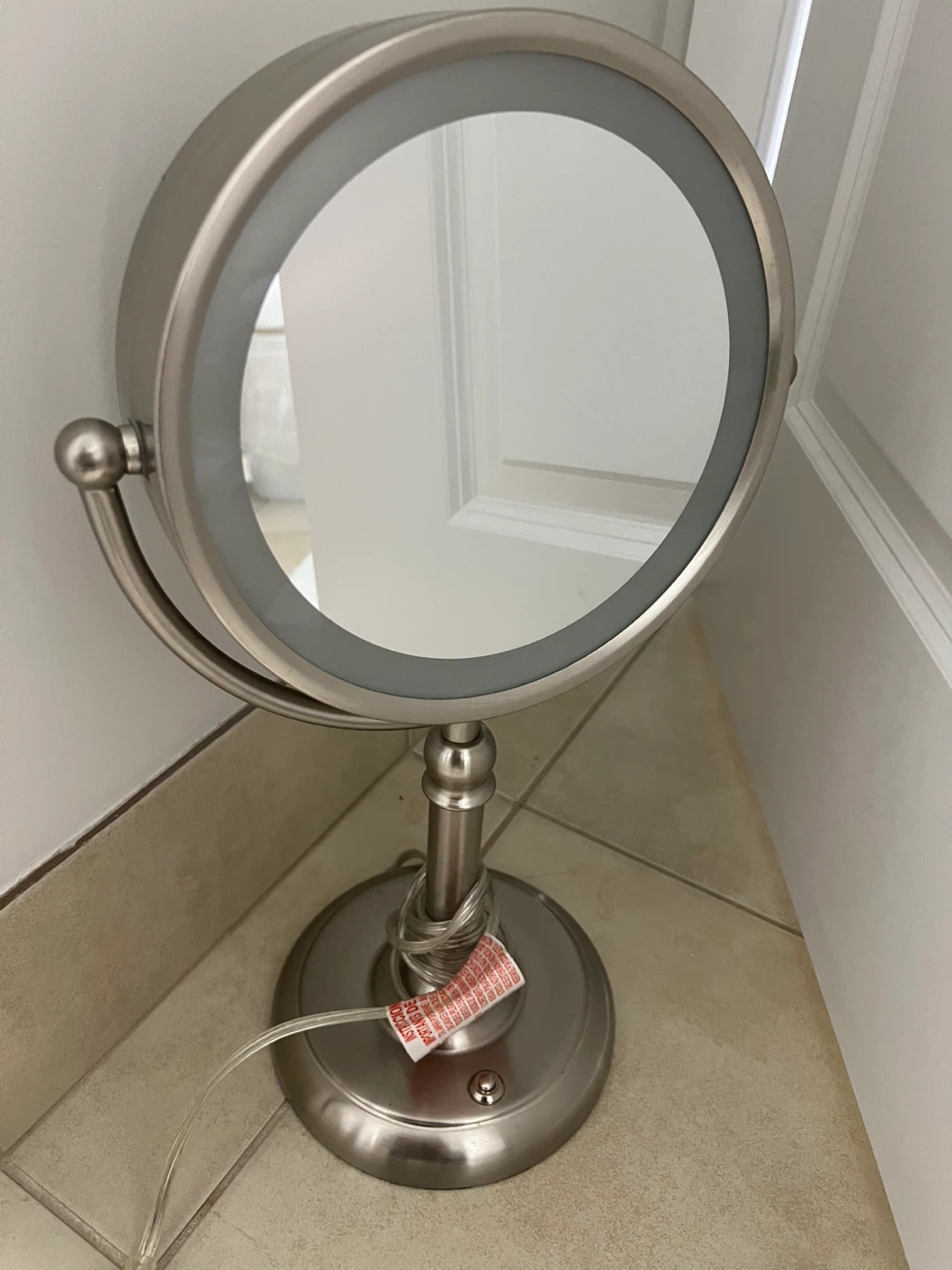 Magnifying Makeup Mirror with light