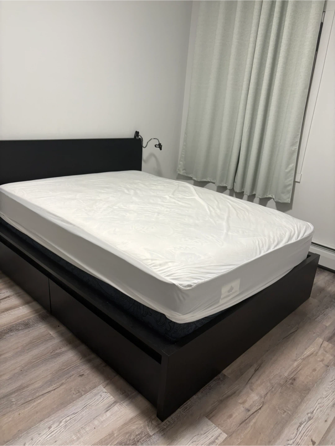 IKEA bed frame + Sleep country Queen Mattress