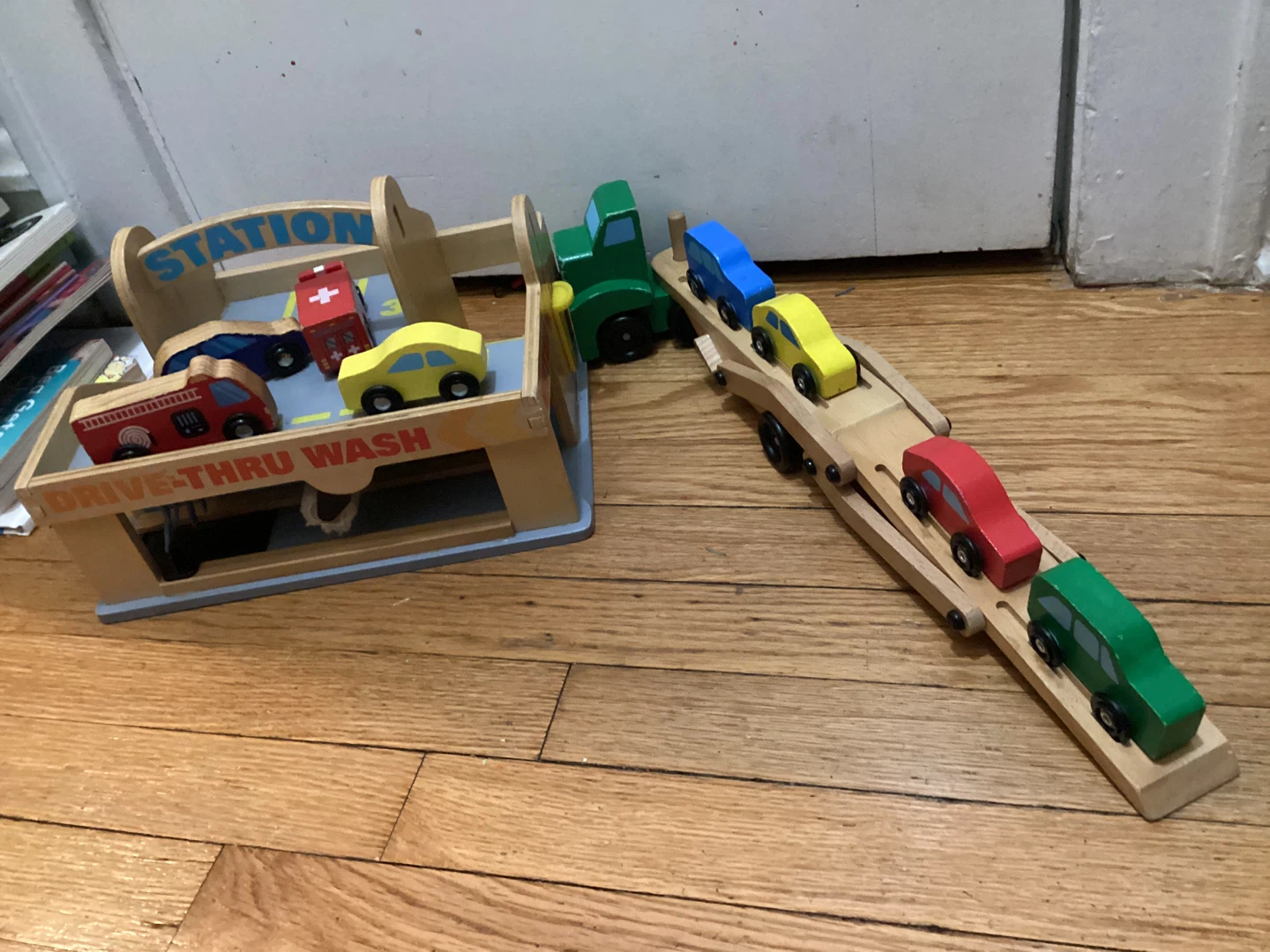 Wooden Car Wash & Car Carrier Toy Set - photo 2